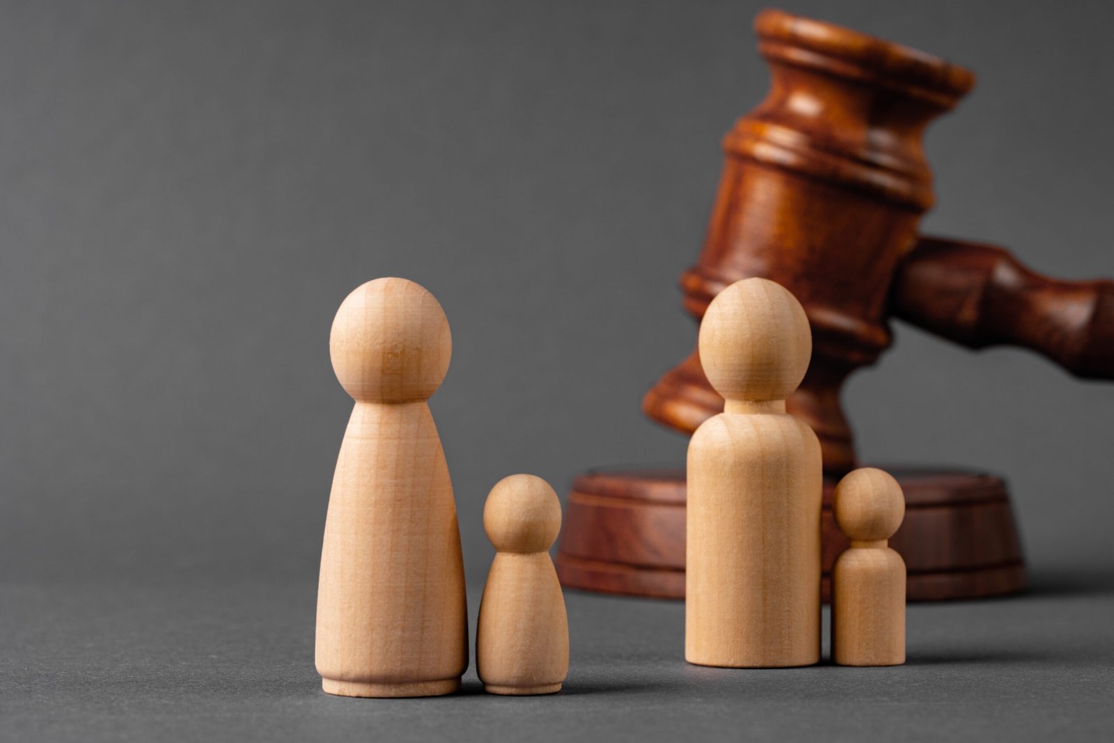 wooden-toy-family-and-judge-mallet-family-divorce-2025-02-25-11-44-07-utc-min